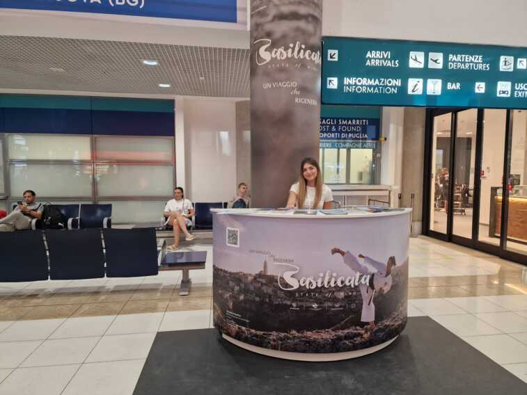 Bari, in aeroporto un desk informativo sulla Basilicata: «Opportunità per promuovere il territorio»
