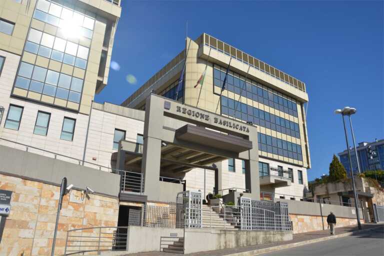 Basilicata, nessuna donna tra i direttori generali nominati dalla Regione. Perretti: «Noi fanalino di coda»