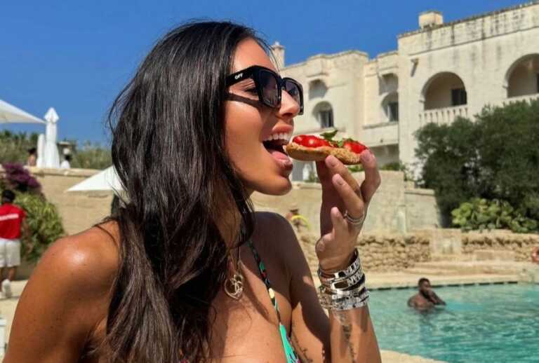 Full immersion pugliese per Elisabetta Gregoraci: le vacanze tra ulivi e pizzica – VIDEO