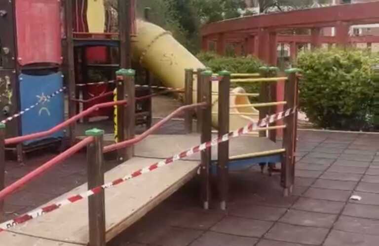 Bari, bimbo si frattura un braccio su una giostrina rotta a Poggiofranco. La denuncia