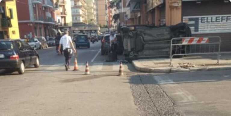 Galleria foto 'Incidente tra Bari e Bitonto: scontro tra un tir e uno scooter. In codice rosso il motociclista' - foto 1