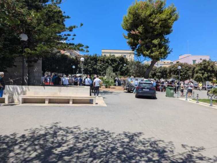 Investito e ucciso da un mezzo dei rifiuti a Bisceglie, la società: «Collaboriamo alle indagini»