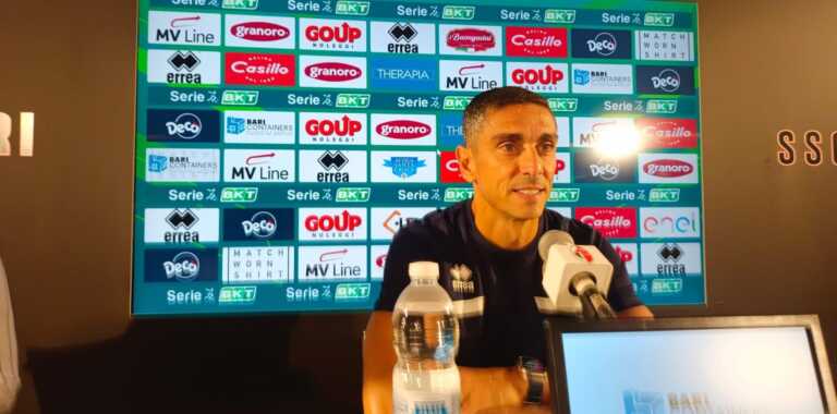 Bari, pronti all’esordio. Longo: «Giochiamo con mentalità vincente, guai a sottovalutare la Juve Stabia»