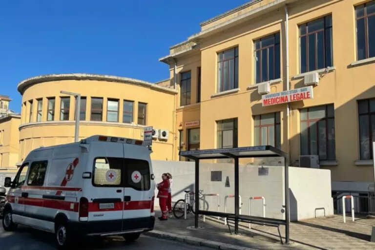 Tragedia a Bari, 60enne muore durante un massaggio tantrico: disposta autopsia