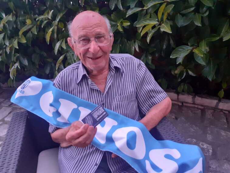 Nonno Michele e l’amore per il suo Ginosa: a 97 anni rinnova l’abbonamento