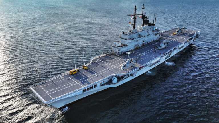 Nave Garibaldi, al via la raccolte firme. Stellato: «Taranto dia un segnale»