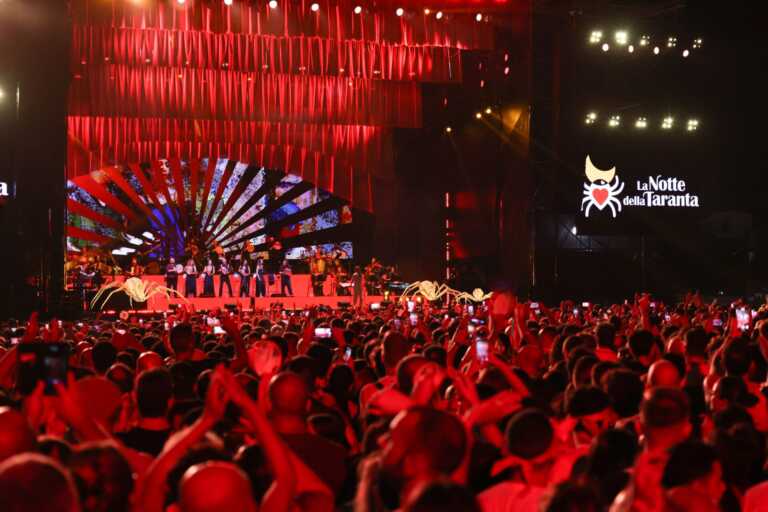 La Notte della Taranta 2025, 19 tappe all’insegna dei “Plurali”: ospiti da La Niña al Canzoniere Grecanico Salentino
