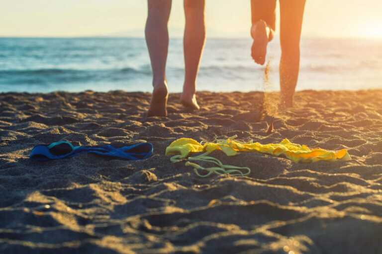 Spiaggia nudista a Castellaneta Marina: «Non è isolata, è un oltraggio al pudore»
