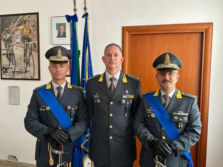 Galleria foto 'Lecce, cambio al vertice della Guardia di finanza: il biscegliese Cocola nuovo comandante' - foto 1