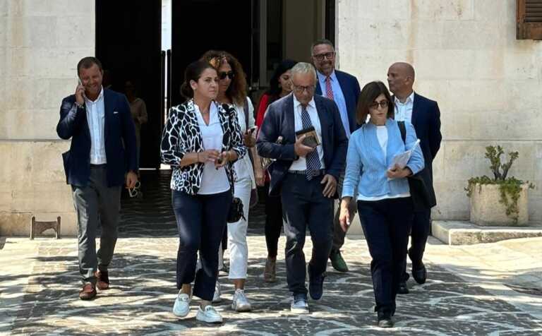 Tre ore nell’inferno dei detenuti, i penalisti nel carcere di Bari: «Situazione drammatica»