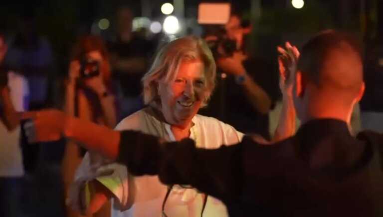 Lecce, la sindaca Poli Bortone balla la pizzica nell’ultimo giorno di festa per Sant’Oronzo – VIDEO
