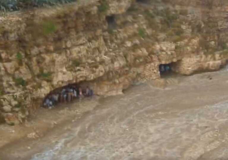 Maltempo a Polignano, turisti intrappolati nella caletta di Lama Monachile