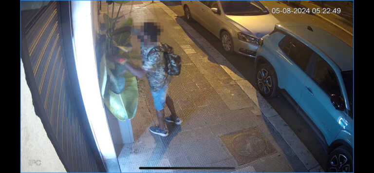 Atti vandalici in piazza Umberto a Bari, i commercianti esasperati: «Qualcuno intervenga»