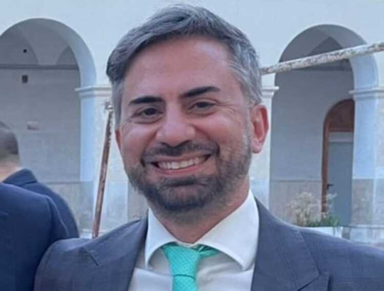 Bari, Leccese revoca la delega assessorile a Diomede: «Rispetto per la città»