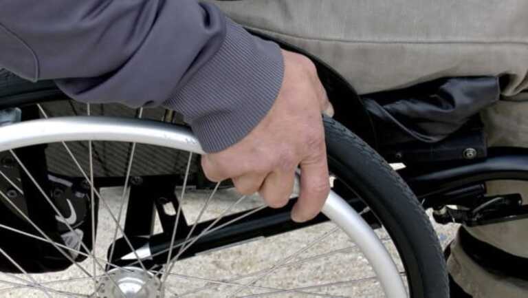 Venosa, centralinista disabile licenziato dall’Istituto dei Padri Trinitari: è polemica