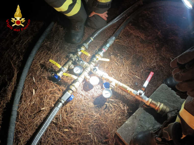 Galleria foto 'Paura a Racale: serbatoio di Gpl comincia a perdere gas. Intervengono i vigili del fuoco' - foto 1