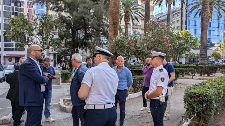 Bari, via al piano “anti degrado”: sopralluogo di Leccese con la task force in piazza Moro