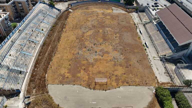 Trani, Azione “entra” nello stadio con un drone: «Ecco le immagini del degrado» – VIDEO