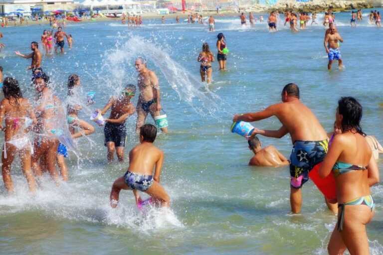 Il grande esodo di Ferragosto, 13 mln in viaggio: la Puglia tra le mete preferite