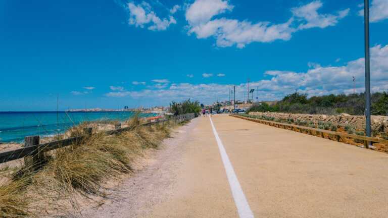 Galleria foto 'Gallipoli, torna la ztl nella Baia verde: niente auto fino a settembre' - foto 1