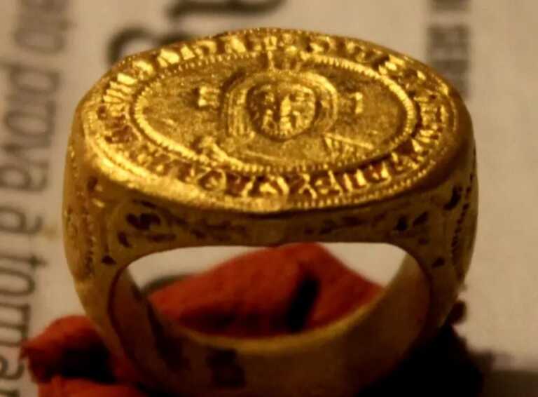 A Taranto in mostra i reperti archeologici recuperati dai Carabinieri per la tutela del patrimonio