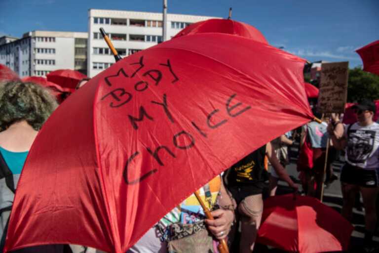 Aborto, in Puglia 8 medici su 10 sono obiettori di coscienza: «È un diritto negato»
