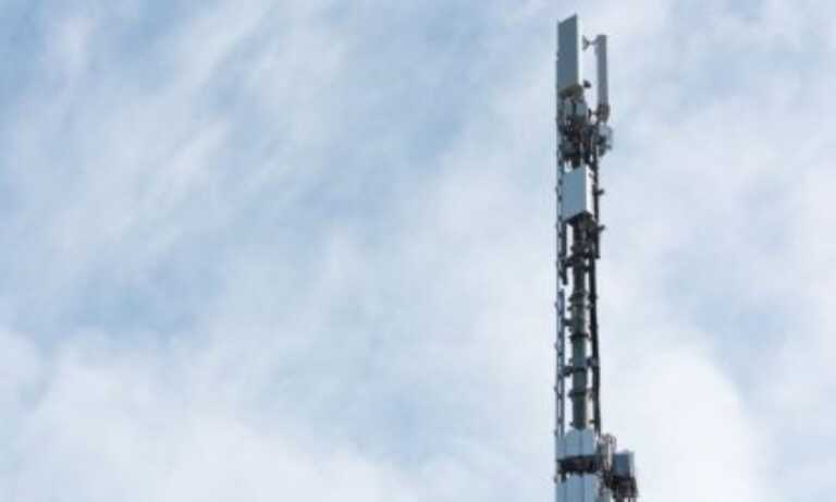 «Stop alle antenne davanti casa»: il Consiglio di Stato dà ragione a una 88enne di Pulsano