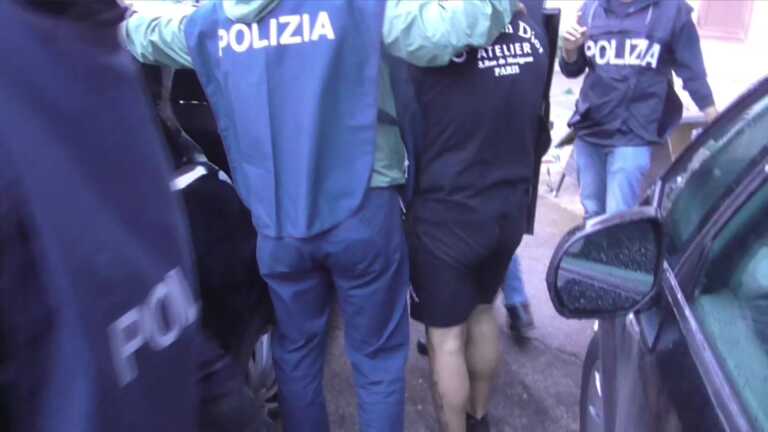 Catturato il latitante Parlangeli: il boss della Scu era nascosto nelle campagne del Leccese – VIDEO