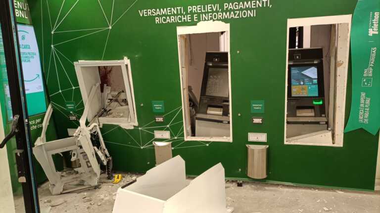 Molfetta, assalto al bancomat della Bnl nella notte: ladri in fuga con il bottino