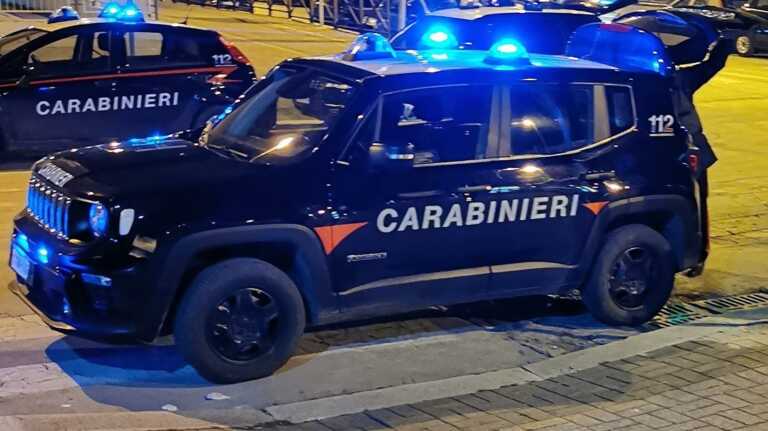 Galatina, ruba detersivi in un negozio di casalinghi ma l’auto resta impantanata: 40enne arrestato