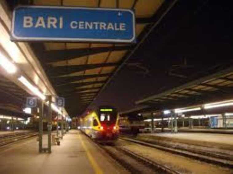 Disagi alla stazione di Bari: falso allarme bomba e scattano i controlli