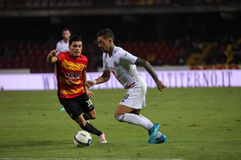 Serie C, il Benevento annichilisce il Foggia: 4-0. Emmausso sbaglia anche un rigore