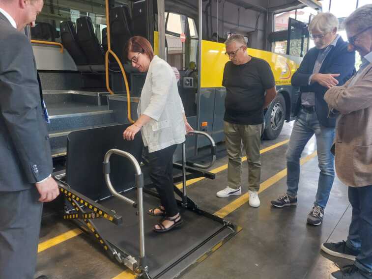 Galleria foto 'Trasporti, Ferrotramviaria rinnova la flotta: 8 nuovi autobus Iveco – VIDEO' - foto 4