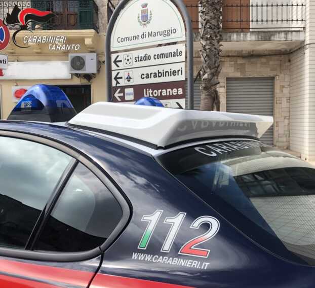 Ruba di notte in casa di un’anziana e tenta la fuga: 64enne arrestato a Maruggio