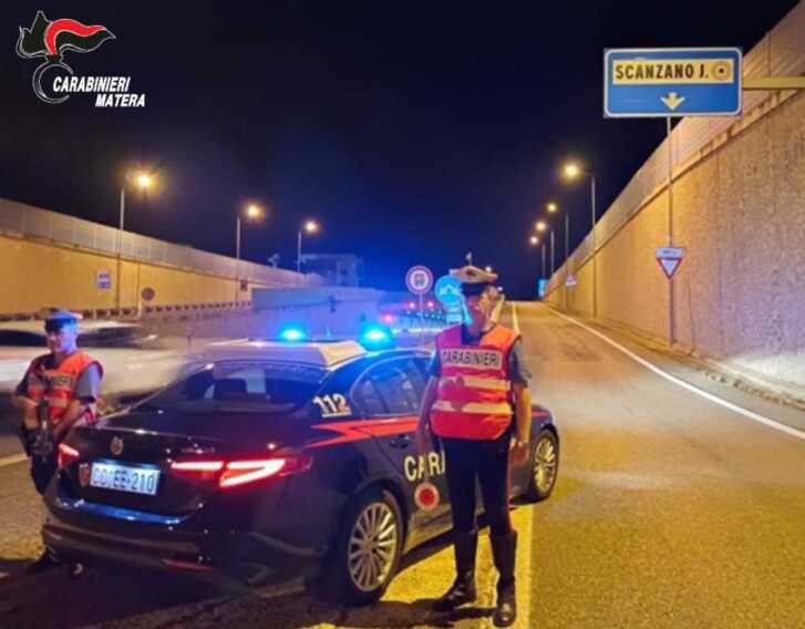 Scanzano Jonico, litigano per un cane e la minaccia: braccialetto elettronico per una 43enne