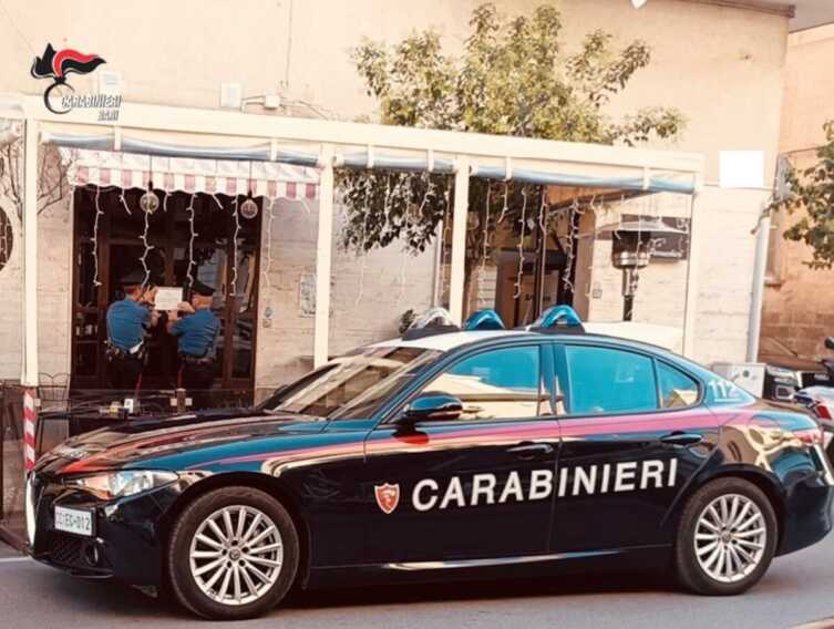 «Era un ritrovo di pregiudicati»: sospesa la licenza per un bar di Monopoli