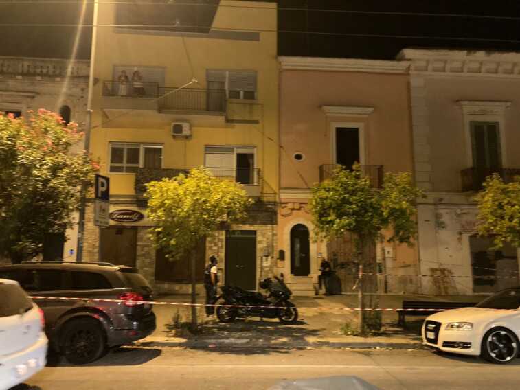 Bari, perquisizioni a caccia di armi a Carbonara: trovata droga degli Strisciuglio