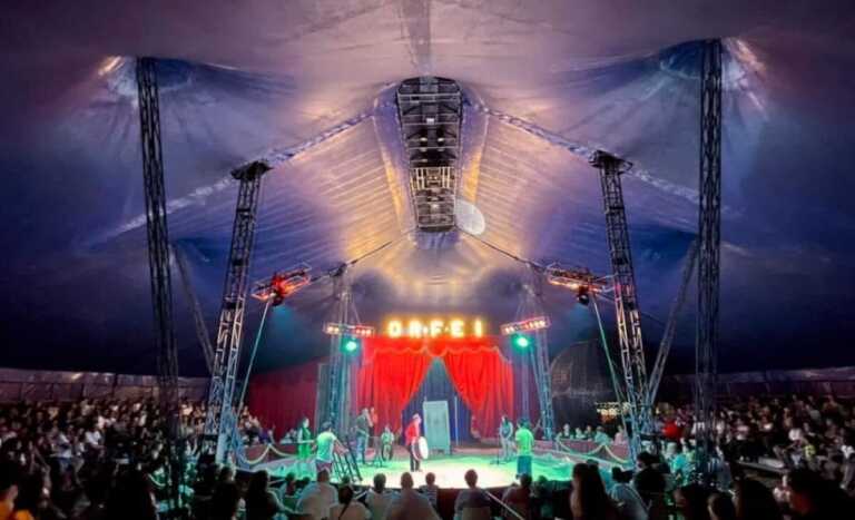 Bari, trapezista del circo Orfei si fratturò l’omero per un numero: il 14enne torna a volare