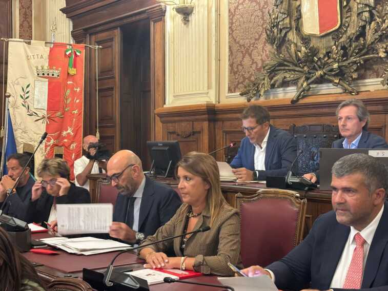 Bari, nuova fumata nera in Consiglio comunale: slitta ancora l’elezione del presidente