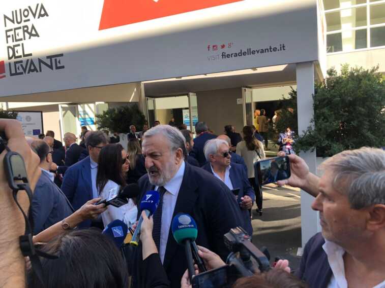 Fiera del Levante, Emiliano: «Meloni? Errore non esserci. Con l’autonomia Sud in gabbia»