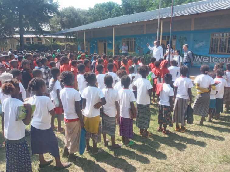 Il futuro mattone dopo mattone, in Etiopia la scuola parla andriese
