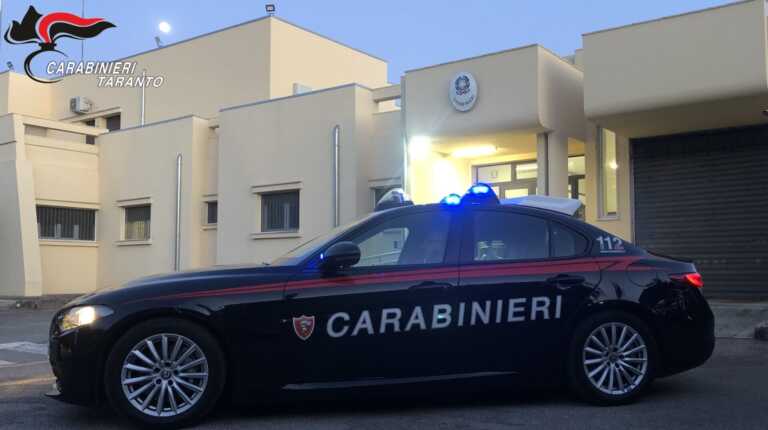 Taranto, spaccia hashish e cocaina in casa: arrestato 24enne