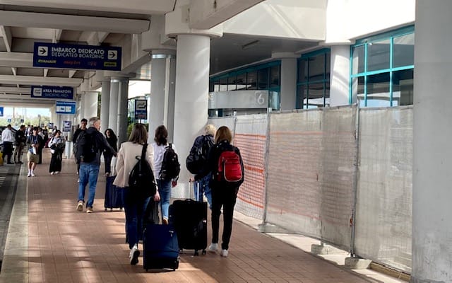 Puglia, fuga dei giovani dalla sesta provincia: dopo l’Erasmus restano all’estero