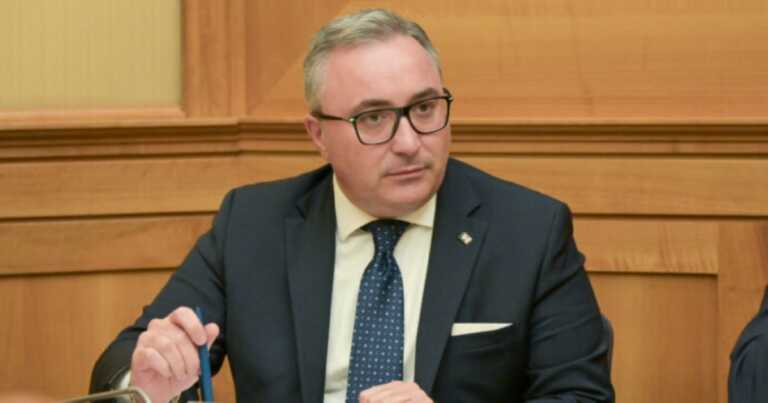 Il deputato pugliese Lovecchio passa dal M5s a Forza Italia: «Cresce l’appeal del partito»