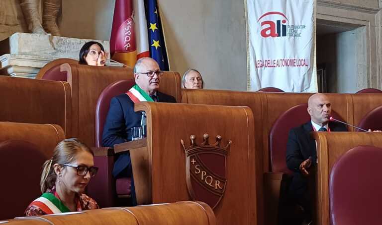 Gualtieri antiregionalista “sfida” De Luca ed Emiliano