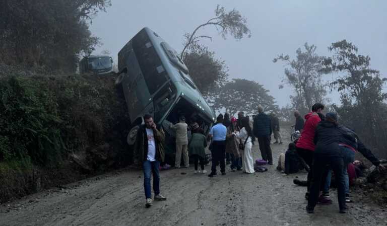 Bus precipita in una scarpata in Perù: tra i feriti 2 giovani di Bisceglie in viaggio di nozze