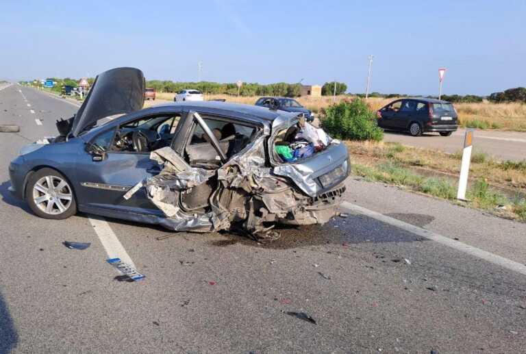 Galleria foto 'Incidente tra due auto sulla statale 379 nel Brindisino: chiusa la strada' - foto 1
