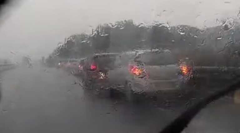 Nubifragio nel Barese, strade allagate e conducenti fermi sulla ss96 – VIDEO