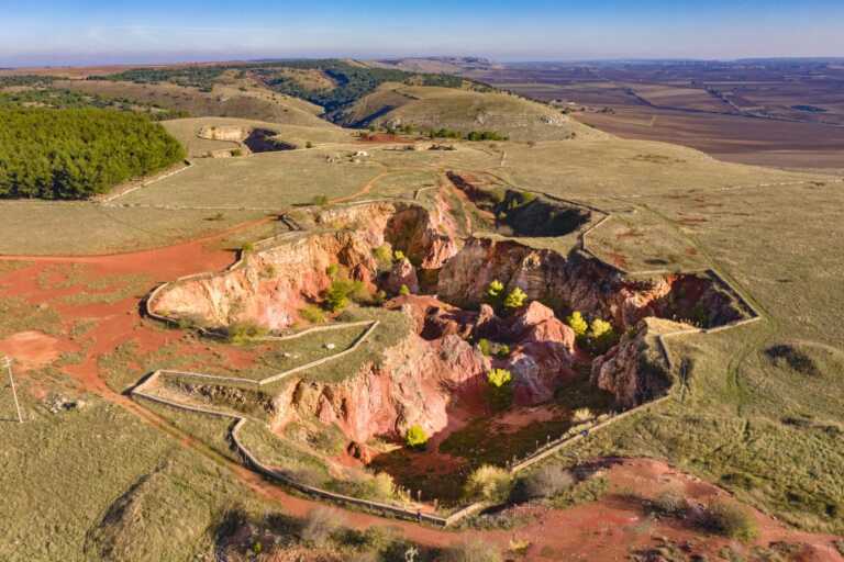 Spinazzola, riaprono le miniere di Bauxite: visite regolamentate per preservare gli habitat