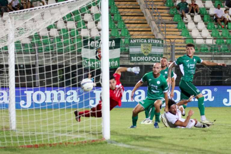 Serie C, il Sorrento espugna il “Veneziani”: per il Monopoli primo stop stagionale
